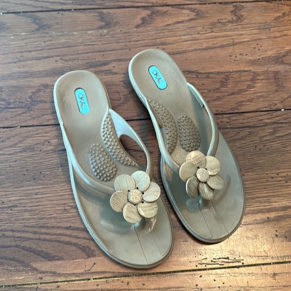 Oka b! Sandals